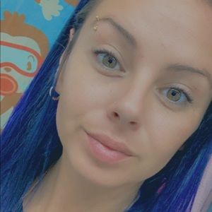 Meet your Posher, April